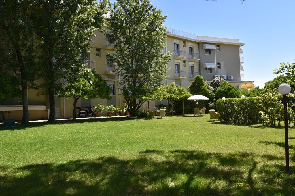 Hotel Janeiro Frontemare Lido di Jesolo Exterior photo